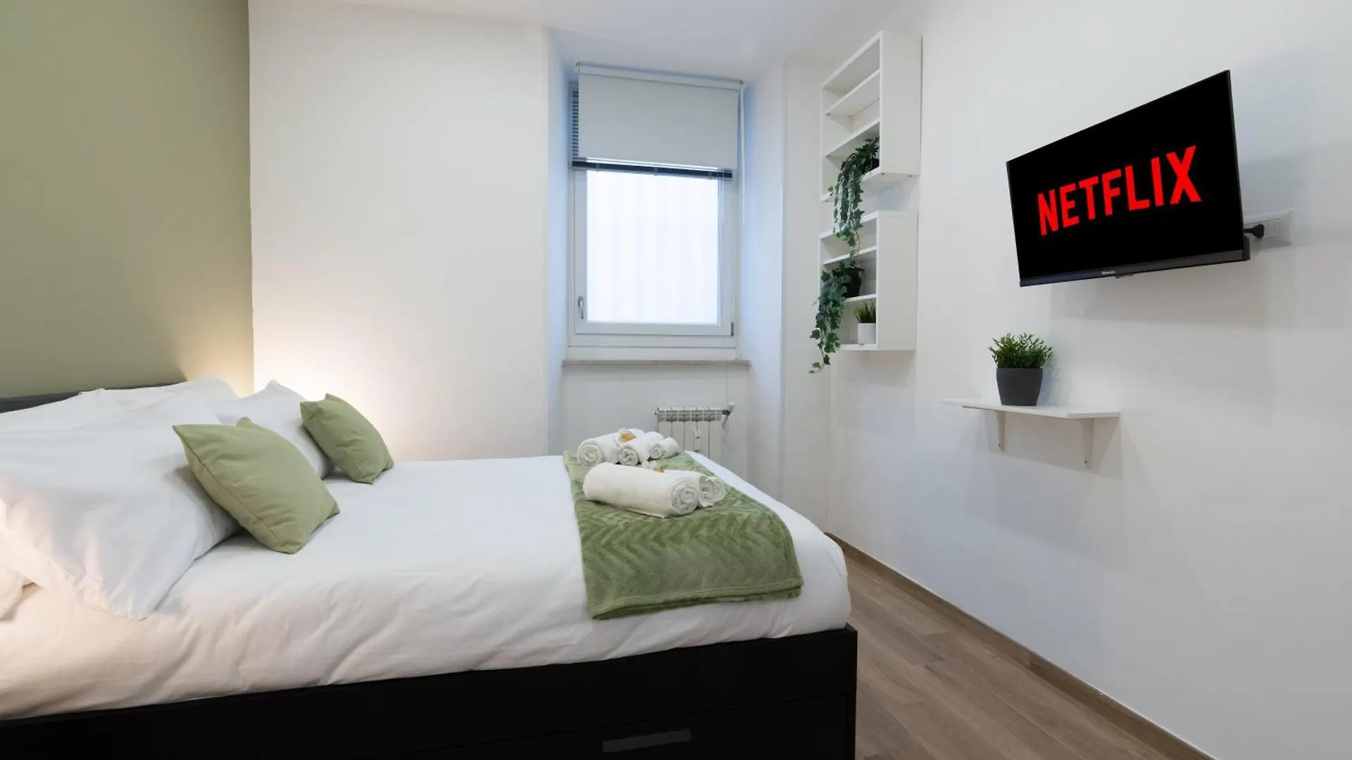 {10 Minutes From Centre} Free Wi-Fi & Netflix Apartment