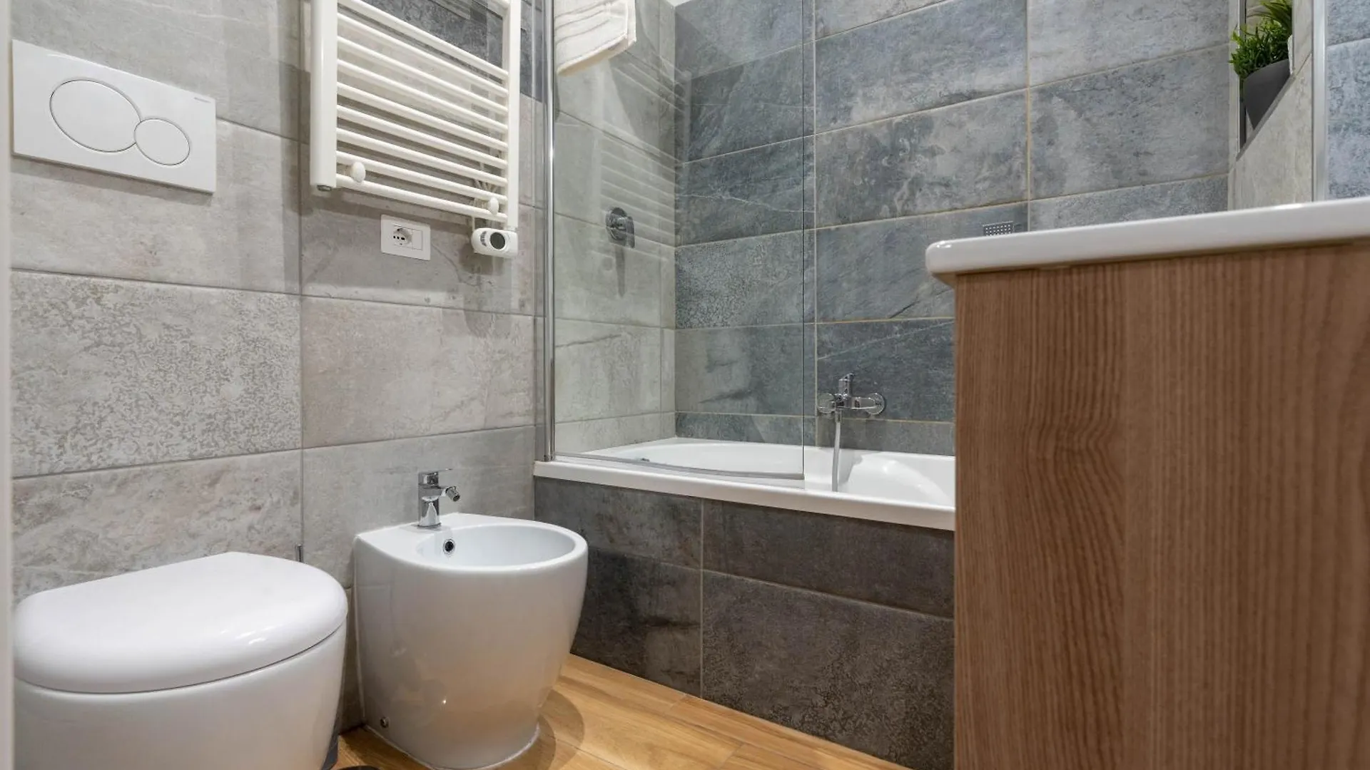 {10 Minutes From Centre} Free Wi-Fi & Netflix Apartment