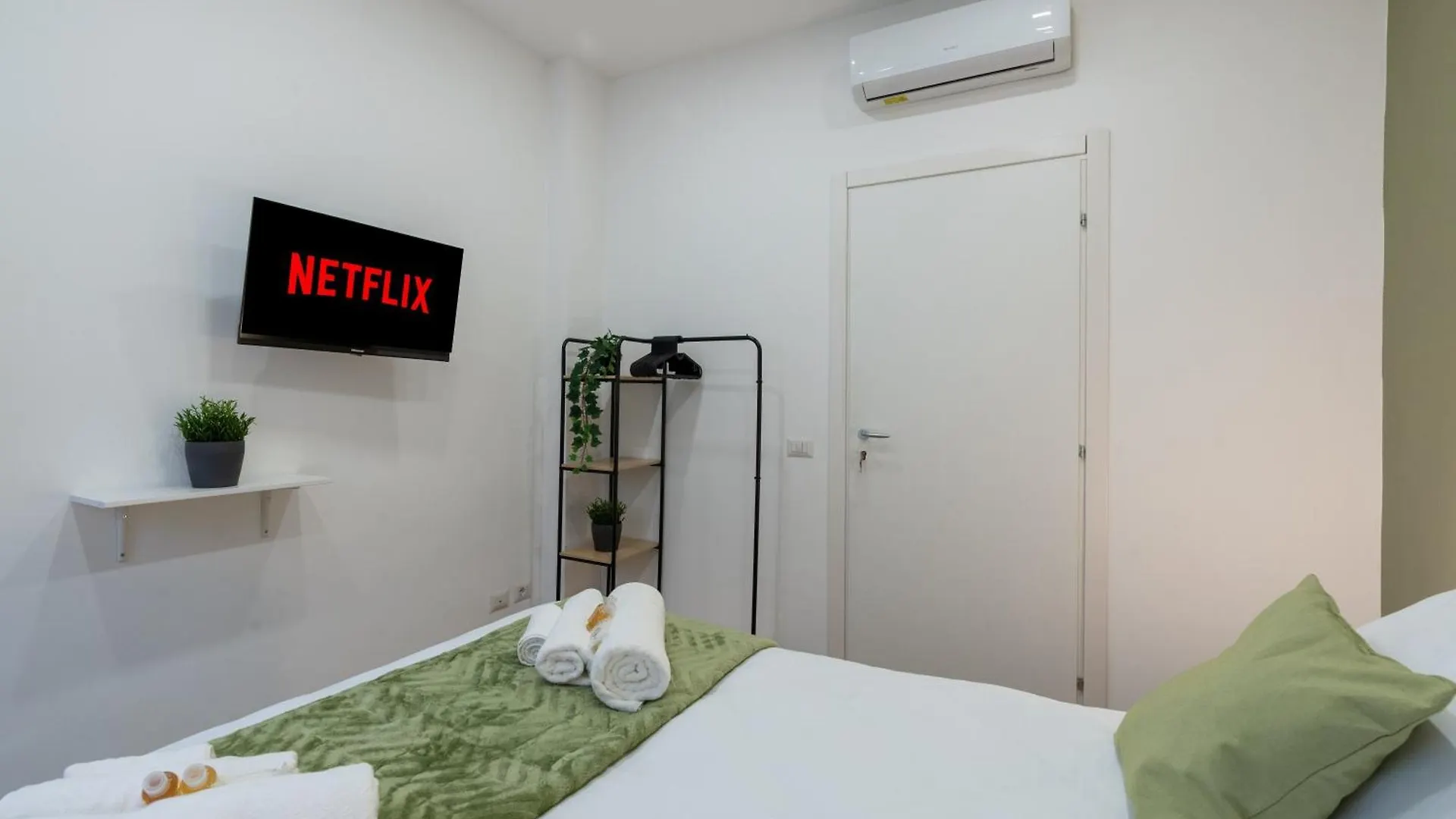 {10 Minutes From Centre} Free Wi-Fi & Netflix Apartment